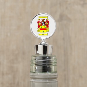 Bottle stopper with coat of arms family crest